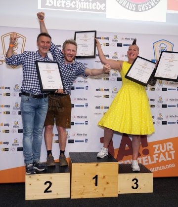 Siegerfoto der Wertungsgruppe Stouts und Porter, Kategorie Gewerbliche Brauerei